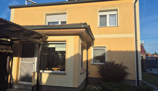 Vacation home with 8 beds, garden, terrace, barbecue, pool in Krostitz near Leipzig