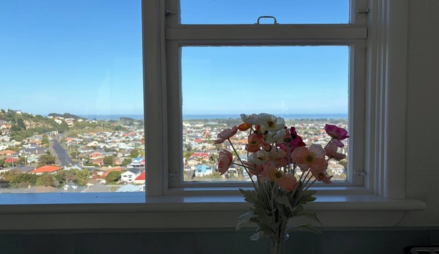 Vacation Home with Beautiful Sea View Private Parking
