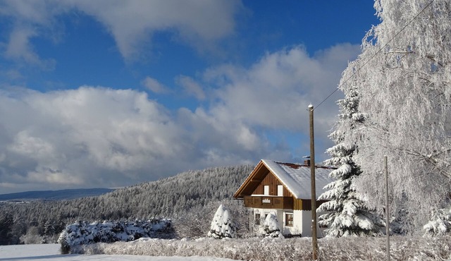 Vacation home with two apartments at 900 m and magnificent views
