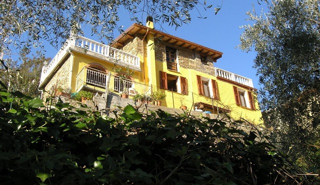 Vacation home with panoramic view, open fireplace in an absolute quiet location