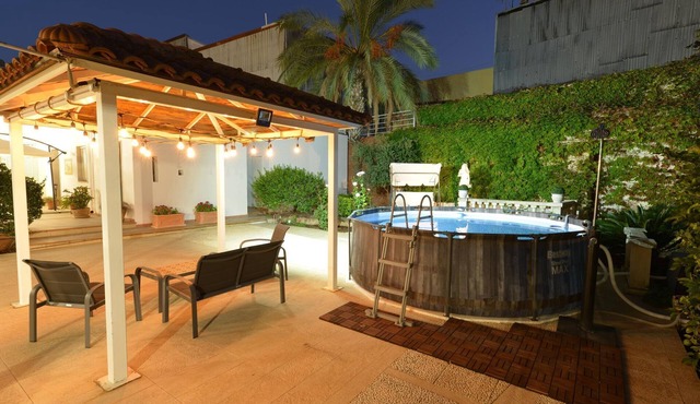 Vacation home with private pool, Floridia
