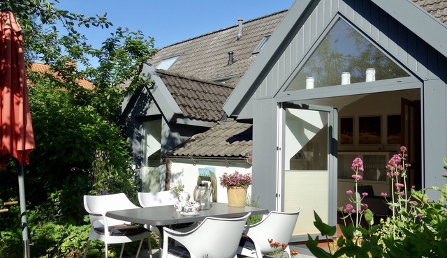 Vacation home Wolthuser Warf 3 - emden and sea - idyllic living for 4 close to the city