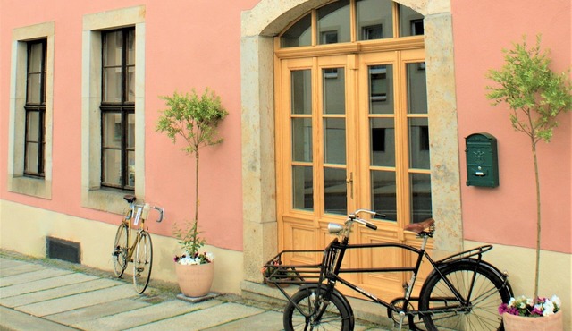 Vacation in a special flair with garden & home cinema Listed house