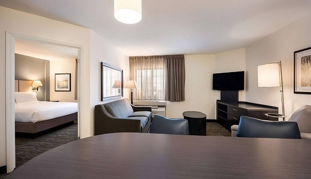 Vacation Is Calling, 4 Modern Suites, Pet-Friendly, Near Troy Attractions