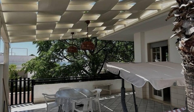 Vacation home 30 meters from the sea