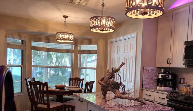 Vacation lake home 10 mins. from Withlacoochee State Forest, 3 blocks bike trail
