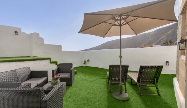 Vacation Studio 'Hogar De Ireneo' with Sea View, Private Terrace and Wi-Fi