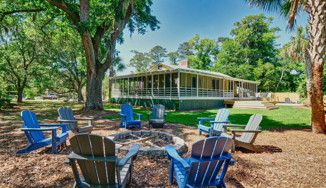 Vacation time! Spacious newly remodeled retreat with all the comforts to unwind.