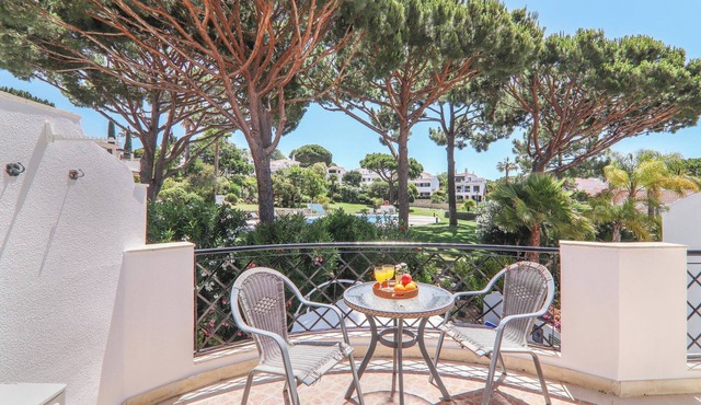 Vacation Villa "Villa Karon" with Garden, Pool, Shared Tennis Court, Wi-Fi & Terrace