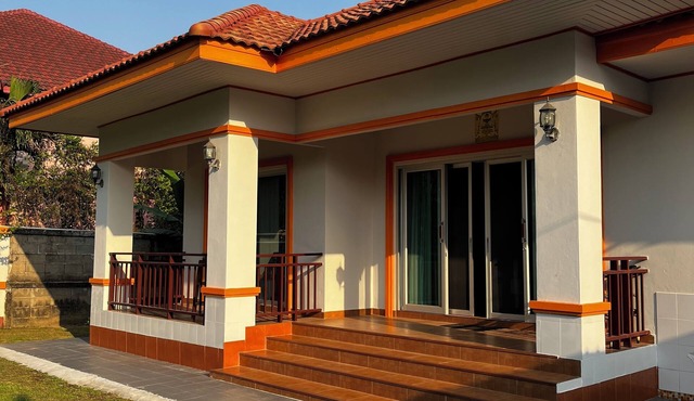 Vacations House Clean Safe and Comfort next to Singha Park Chiang Rai