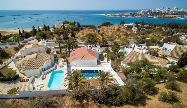 Vale da Canada Villa Sleeps 10 with Pool and Air Con