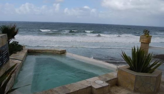 Valentine Beachfront Luxury Condo, Las Olas 1.