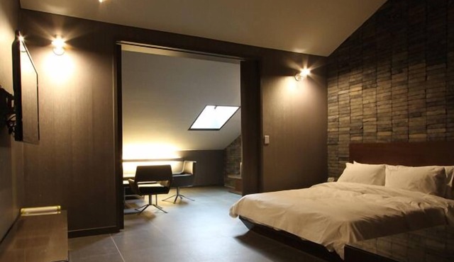 Valentine Hotel