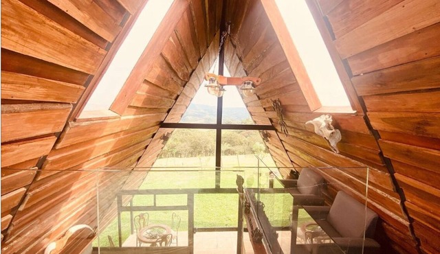 Valhalla cabin with jacuzzi, fireplace and mountain view