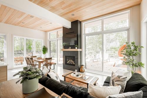 Valhalla Tremblant Cabin Retreat-Your Haven Awaits!