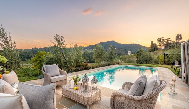 Valle del Sole Winery Farmhouse with Private Pool