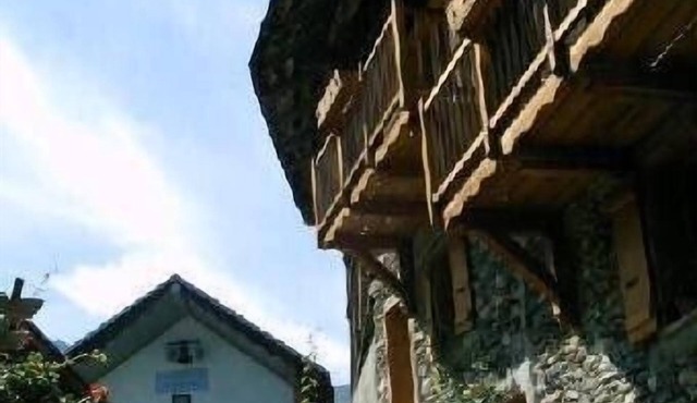 Valmorel: relaxing beautiful barn character with fireplace stone + wood