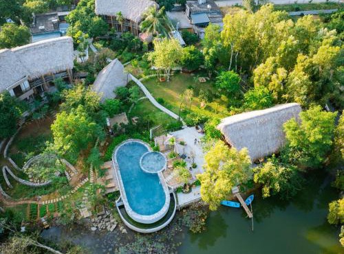 Van Long Garden Retreat