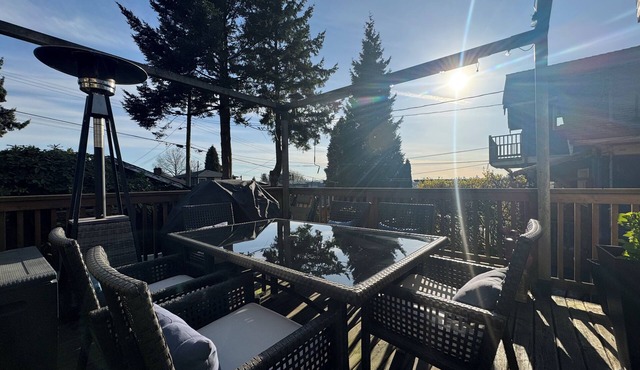 Vancouver View Home w/Hot Tub Near Downtown