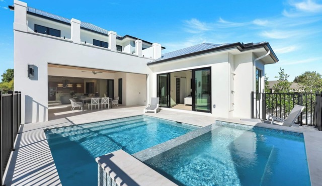 Vanderbilt Luxury | Private Salt Pool & Spa | Minutes to Vanderbilt Beach