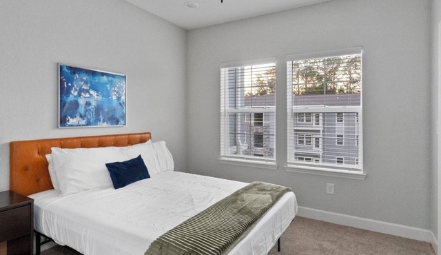 Vanguard 1BD 16 - One Bedroom Apartment, Sleeps 2