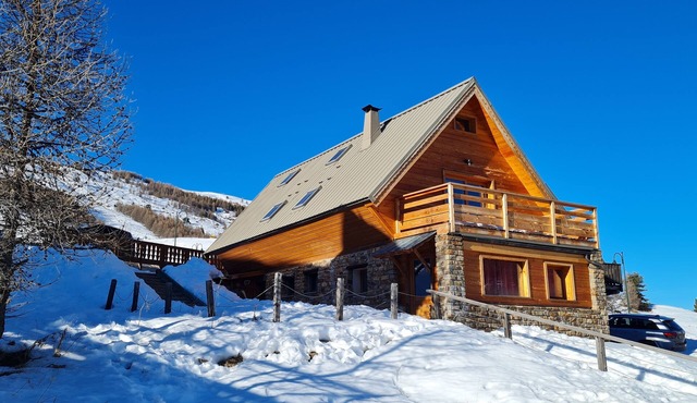 VARS LES CLAUX - LOWER CHALET 45m² ON THE SLOPES