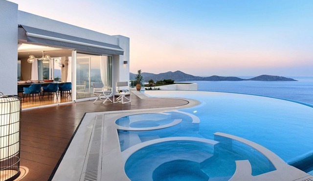 Vasilissa Villa - Four Bedroom Resort, Sleeps 8