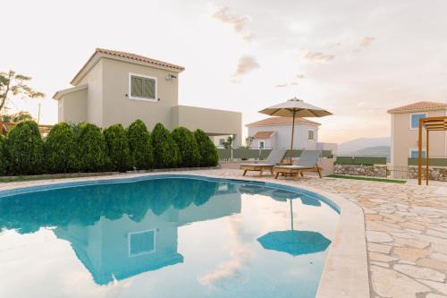 Vasilopoulos Residences - Villa Anthia with jaccuzzi & Villa Emelia with shared pool