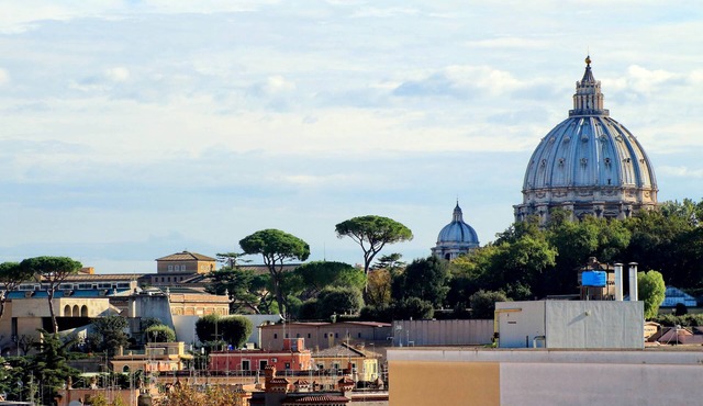 Vatican! Beautiful, quiet and central apartment! Free A.C & Fast WiFi !