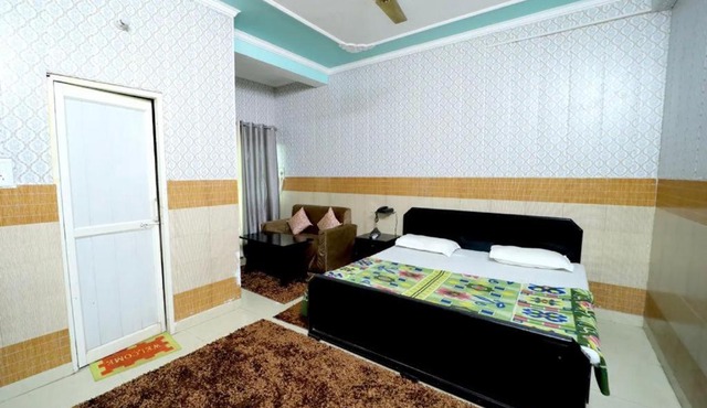 Vatsal hotel