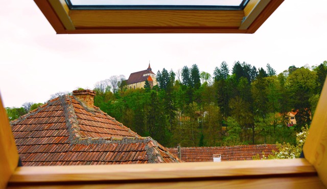 Venesis House