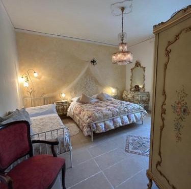 Venetian Style Apartments in Villa
