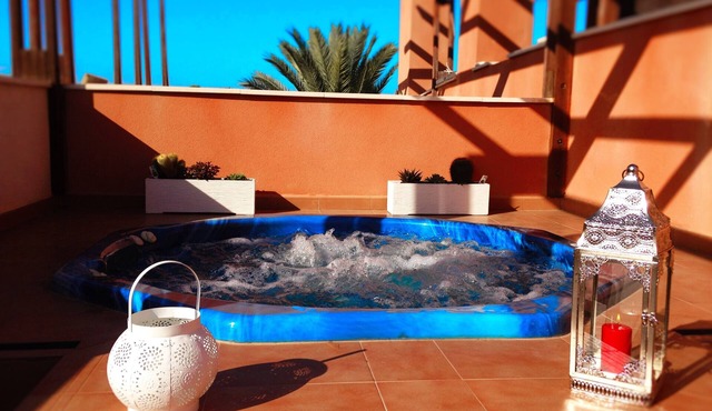 VERA ALBACORA WITH PRIVATE JACUZZI AND WIFI 200M FROM THE SEA