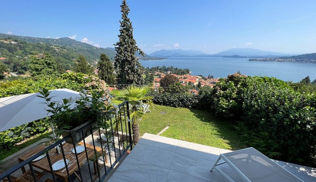 Verbano Boutique Apartment in Meina with lake view