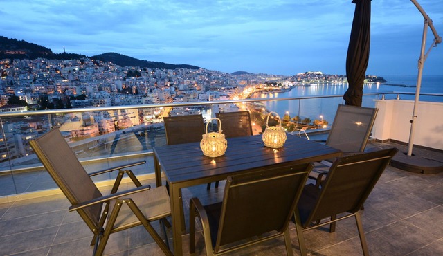 "VERDE BLUE" – Stylish Loft with Panoramic Terrace in Kavala