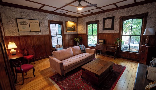 Vermont Downtown Oasis - Two Bedroom in Picturesque Downtown