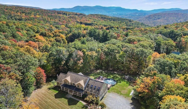 Vermont Vacation Villa—Grapevine Getaway