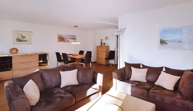 very beach and forest holiday home for up to 6 people, pets and Wi-Fi