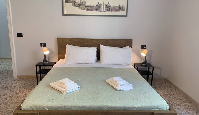 Very bright and spacious near Trastevere