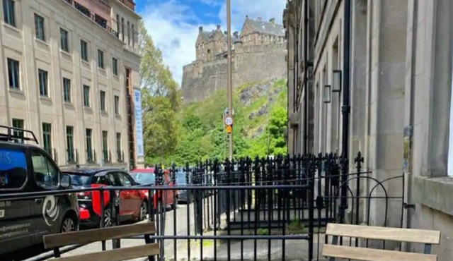 Very central, next to the Castle with garden