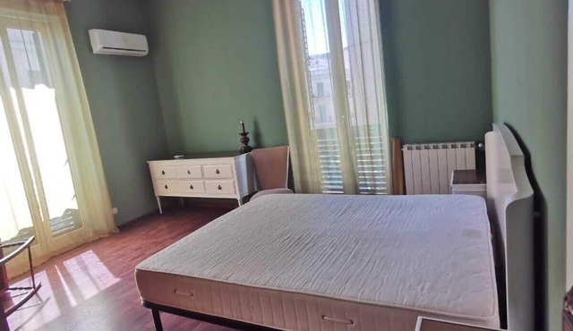 Very central three-room apartment in a period building