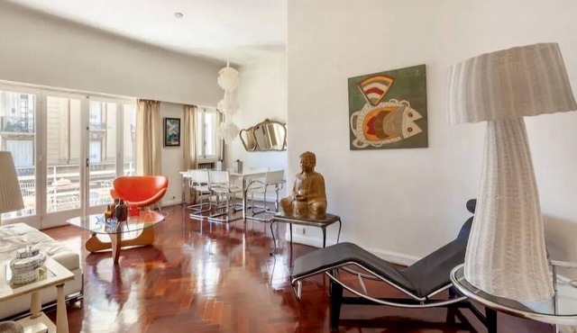 Very confortable, spacious and stylish, a very special apartment.