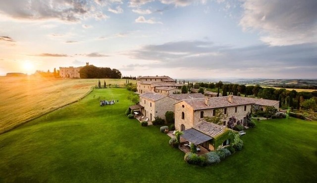 Very exclusive Villa for 18 in Tuscany: corporate events, weddings