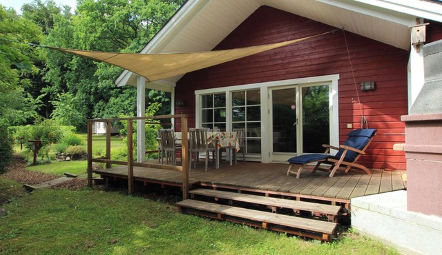 Very large property on the edge of the "Buchenberg" park