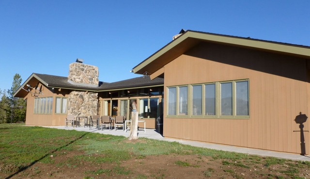 Very Large Ranch on 90 Secluded Acres Sleeps 8+, BEST Views, Near Winter Park