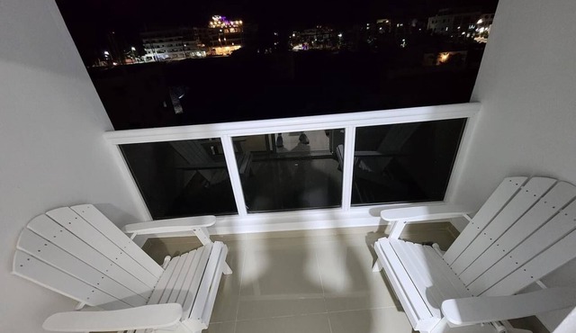 Very nice, clean, quiet unit for stay with love ones. 5 minutes to the beach
