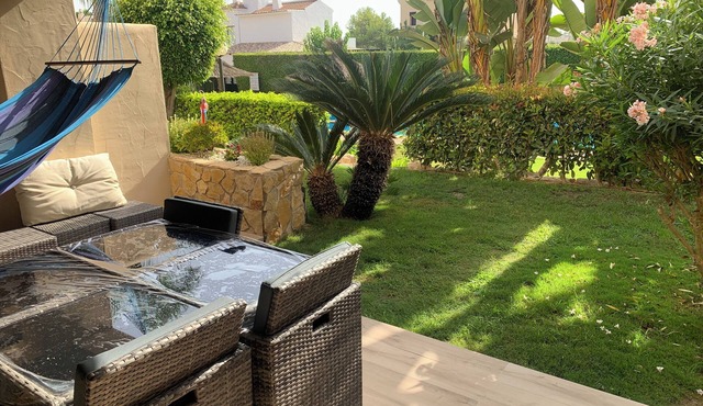Very nice house with terrace and pool