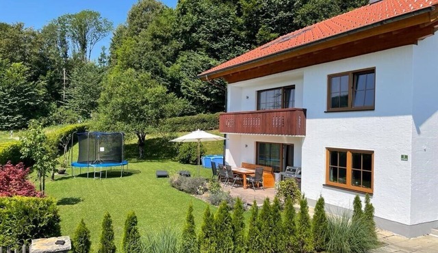 Very nice, newly renovated vacation home near Kochel am See for up to 10 people