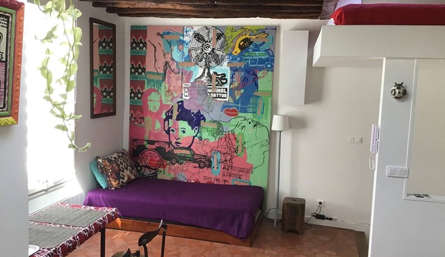 Very nice studio in the heart of Montmartre/Abbesses, 35m2