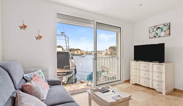 Very Pleasant Ground-Floor Apartment Near the Beach